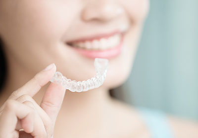 目立たないマウスピース矯正